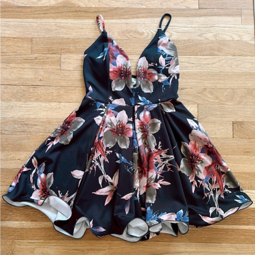 Windsor A-Line/Skater Style Deep V-Neck Floral Dress